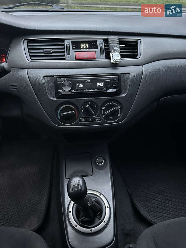 Седан Mitsubishi Lancer 2005 в Києві