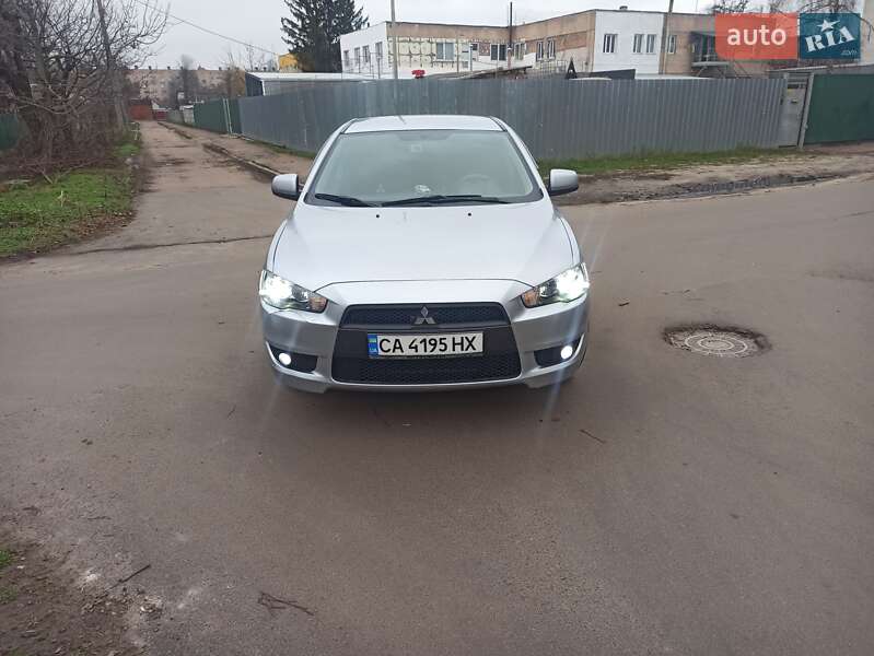 Седан Mitsubishi Lancer 2011 в Черкасах