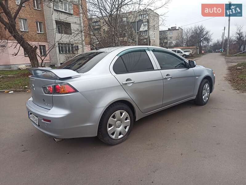 Седан Mitsubishi Lancer 2011 в Черкасах