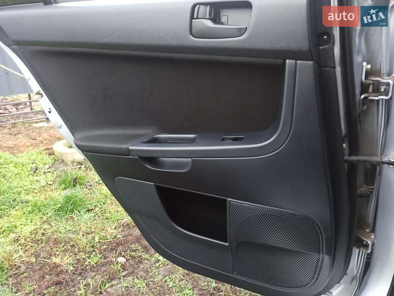 Седан Mitsubishi Lancer 2011 в Черкасах