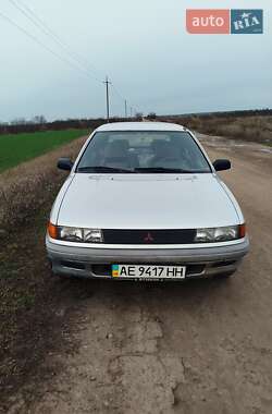 Лифтбек Mitsubishi Lancer 1990 в Павлограде