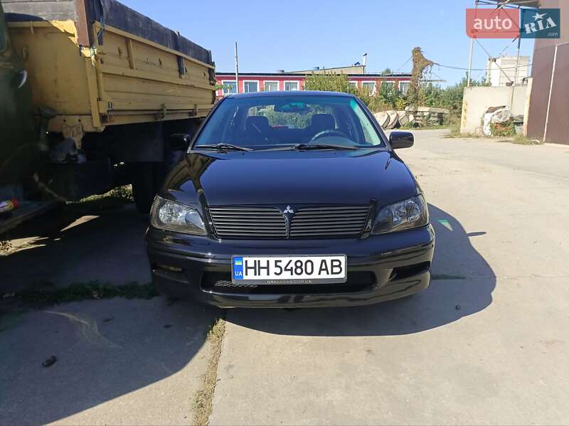 Седан Mitsubishi Lancer 2002 в Одессе