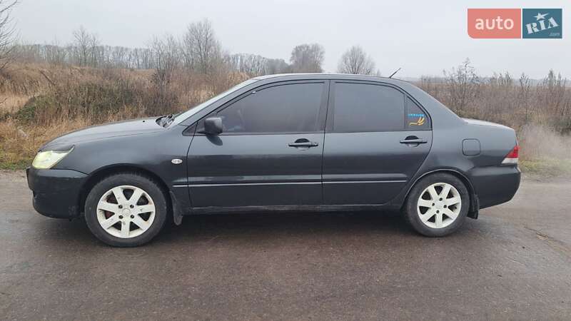 Седан Mitsubishi Lancer 2004 в Чернігові