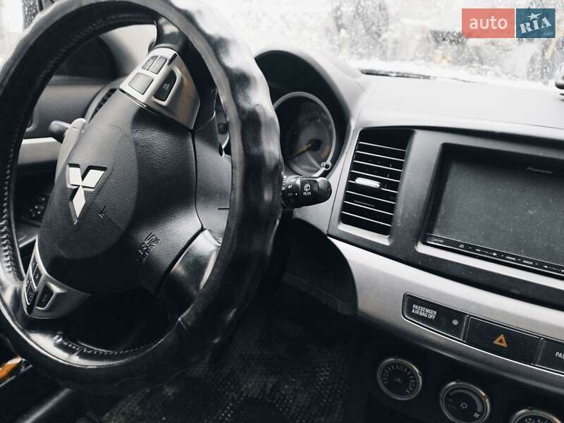 Хетчбек Mitsubishi Lancer 2009 в Дніпрі