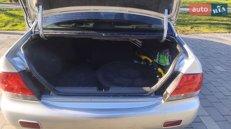 Седан Mitsubishi Lancer 2006 в Ужгороде