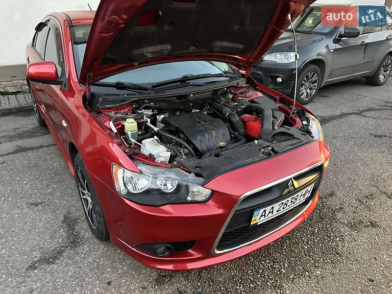 Седан Mitsubishi Lancer 2012 в Києві