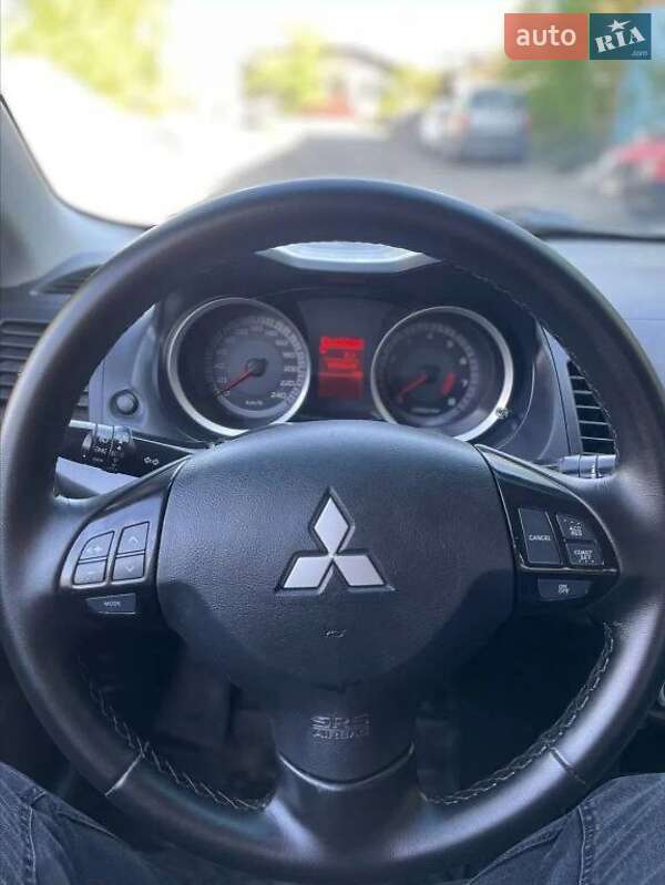 Седан Mitsubishi Lancer 2009 в Виннице