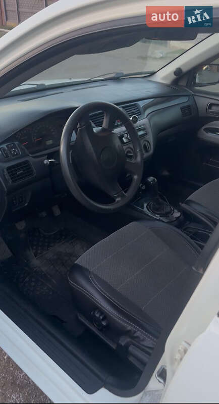 Седан Mitsubishi Lancer 2004 в Софиевке