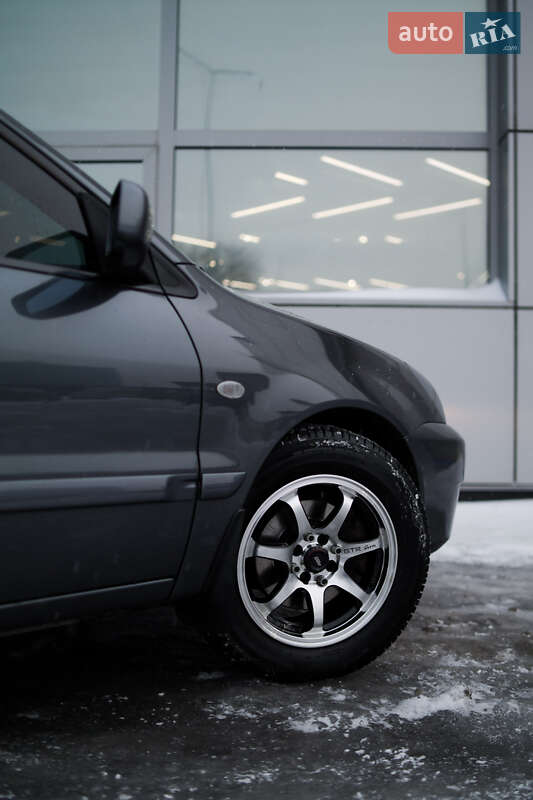 Седан Mitsubishi Lancer 2009 в Киеве