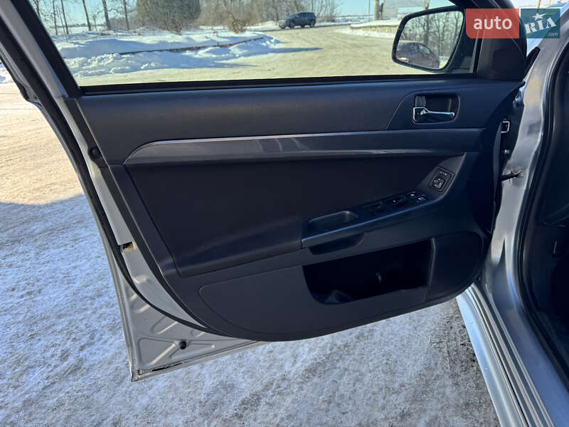 Седан Mitsubishi Lancer 2008 в Смеле