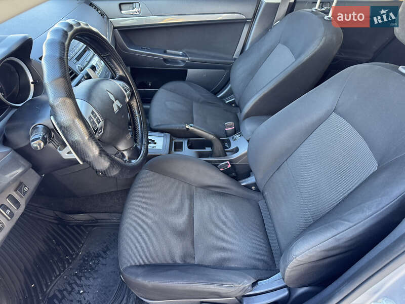 Седан Mitsubishi Lancer 2008 в Смеле