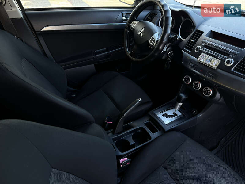 Седан Mitsubishi Lancer 2008 в Смеле