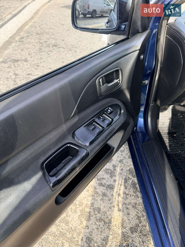 Седан Mitsubishi Lancer 2006 в Одессе