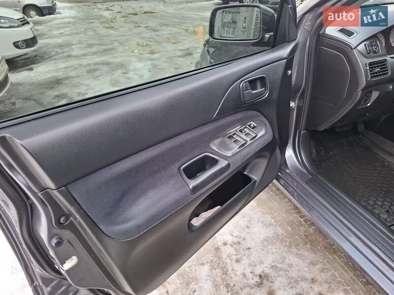 Седан Mitsubishi Lancer 2009 в Киеве