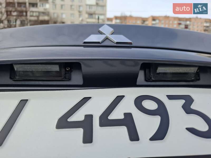 Седан Mitsubishi Lancer 2009 в Киеве