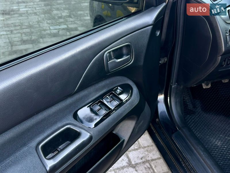 Седан Mitsubishi Lancer 2005 в Каменском