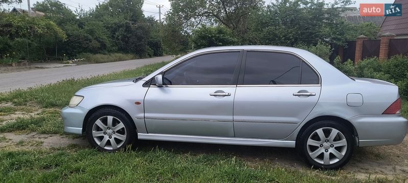 Седан Mitsubishi Lancer 2004 в Запорожье