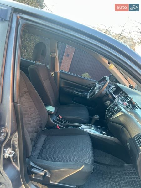 Седан Mitsubishi Lancer 2008 в Киеве