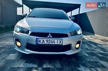 Седан Mitsubishi Lancer 2015 в Ужгороде