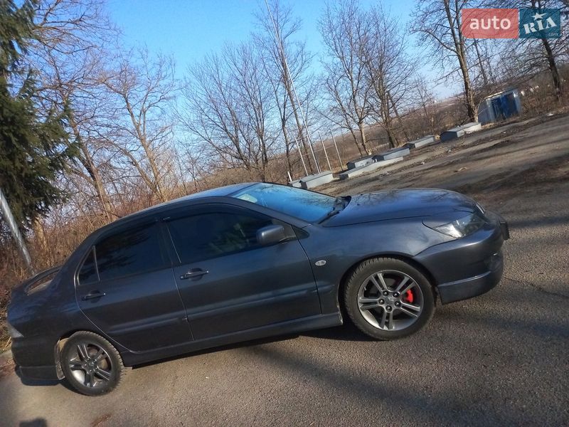 Седан Mitsubishi Lancer 2007 в Черновцах