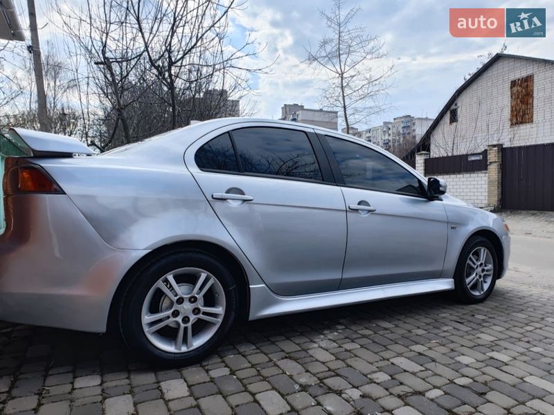 Седан Mitsubishi Lancer 2014 в Чернигове