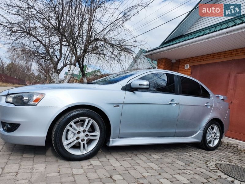 Седан Mitsubishi Lancer 2014 в Чернигове