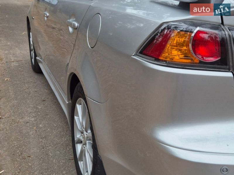 Седан Mitsubishi Lancer 2015 в Чернигове