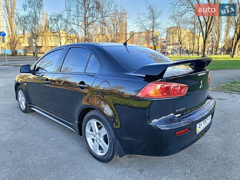 Седан Mitsubishi Lancer 2008 в Киеве