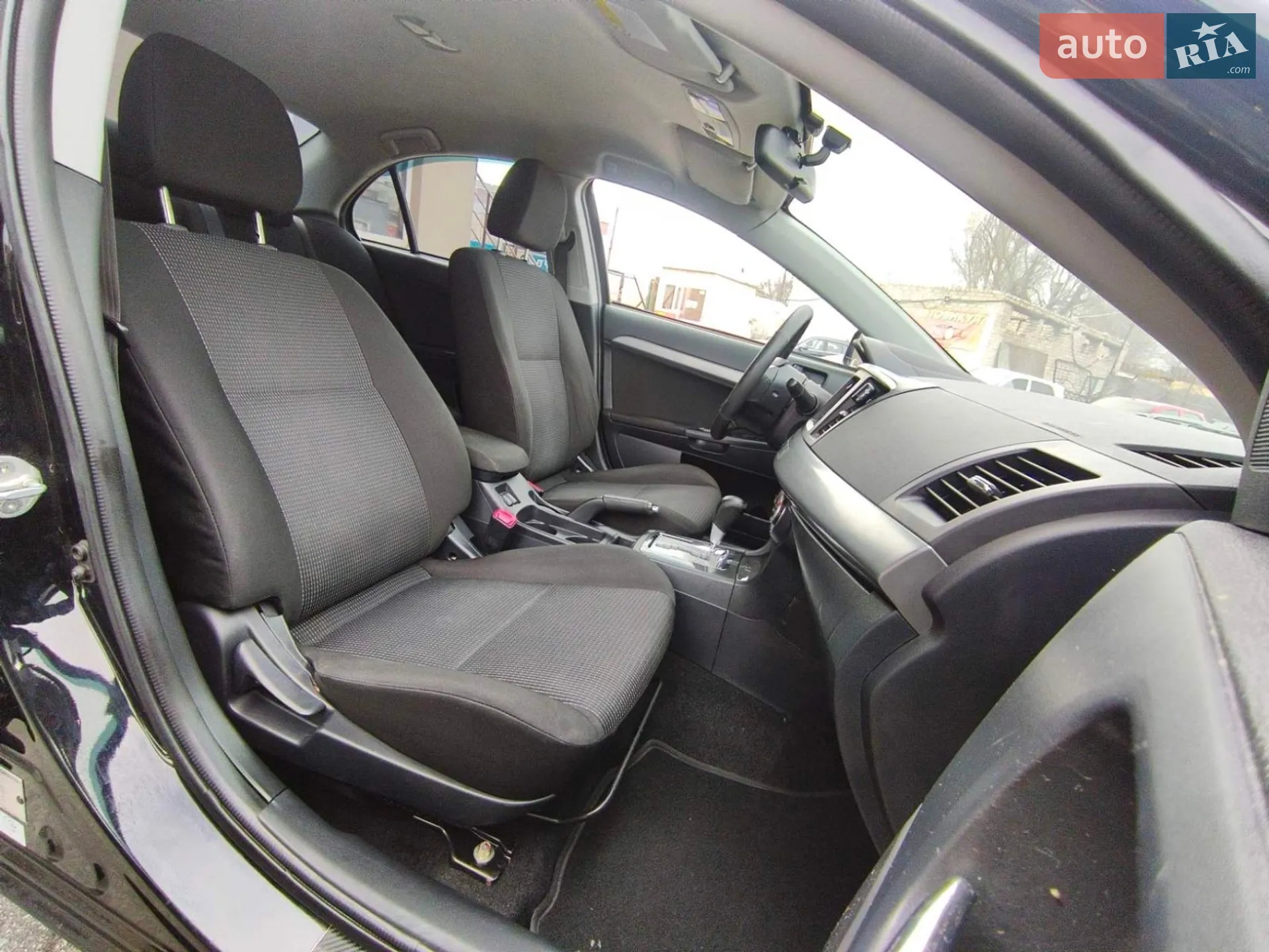 2011 Mitsubishi Lancer - мініатюра 28