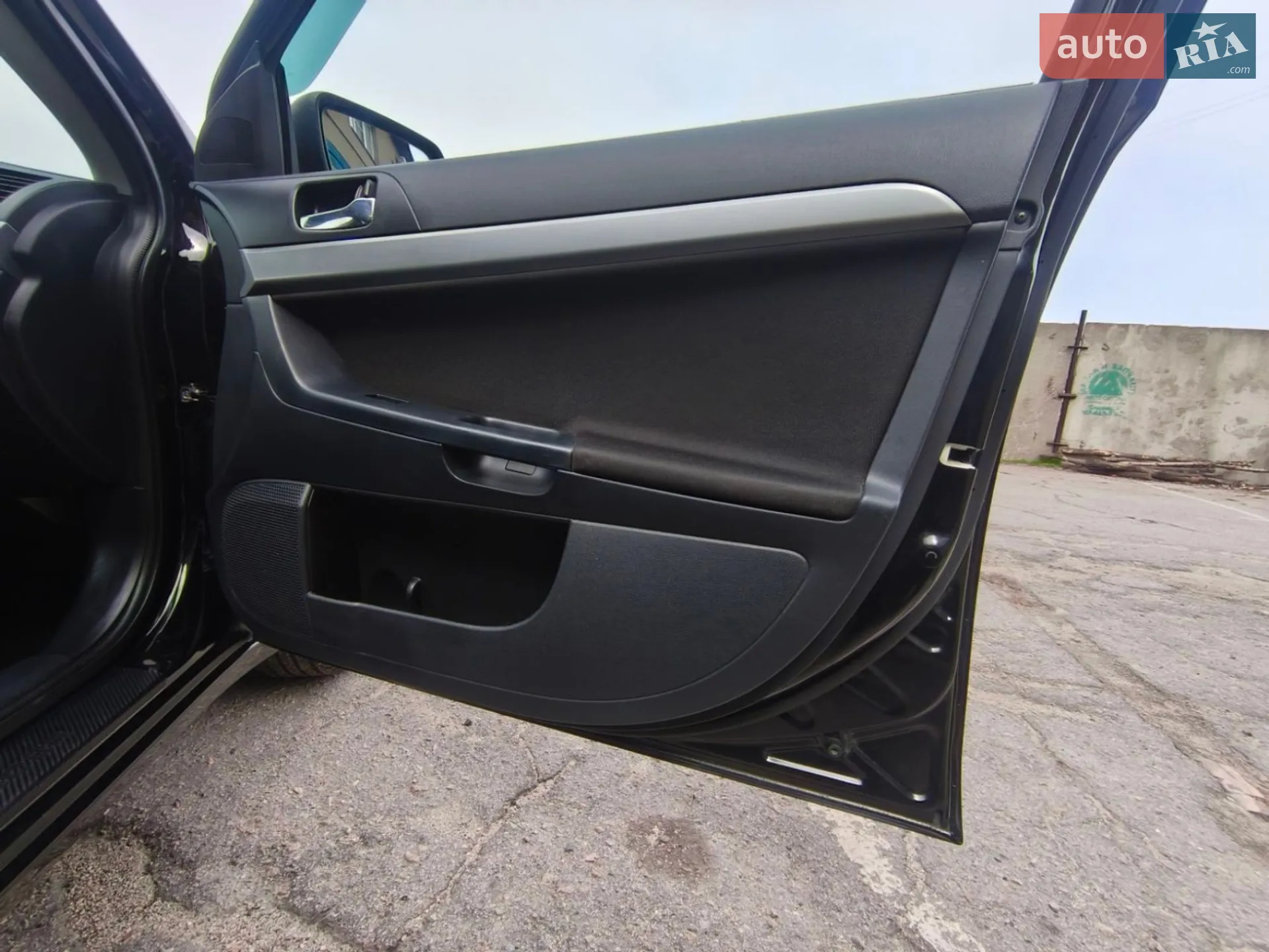 2011 Mitsubishi Lancer - мініатюра 29