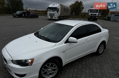 Седан Mitsubishi Lancer 2011 в Пирятині
