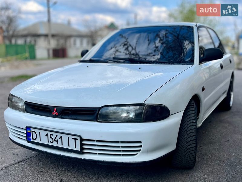 Седан Mitsubishi Lancer 1995 в Кременчуці