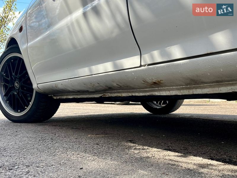 Седан Mitsubishi Lancer 1995 в Кременчуці