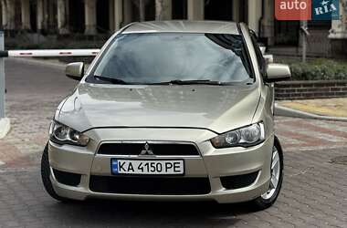 Седан Mitsubishi Lancer 2009 в Киеве