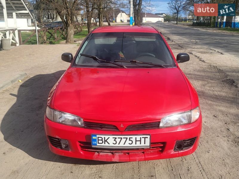 Седан Mitsubishi Lancer 1996 в Старом Селе
