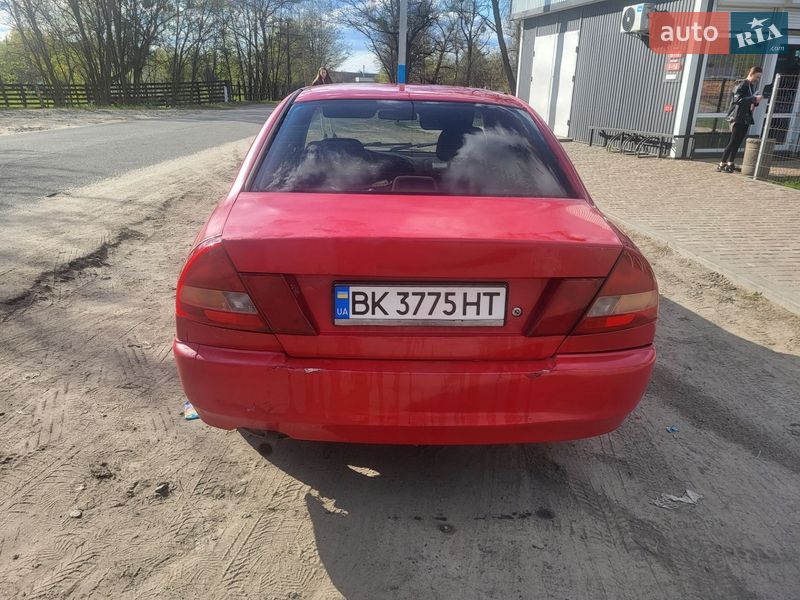 Седан Mitsubishi Lancer 1996 в Старом Селе