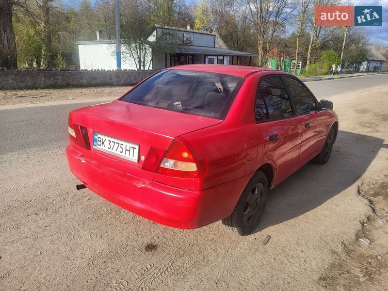 Седан Mitsubishi Lancer 1996 в Старом Селе