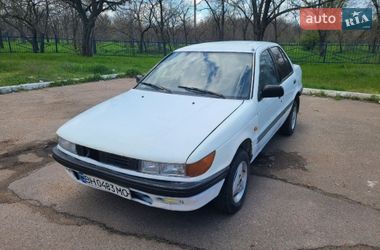 Седан Mitsubishi Lancer 1989 в Одессе