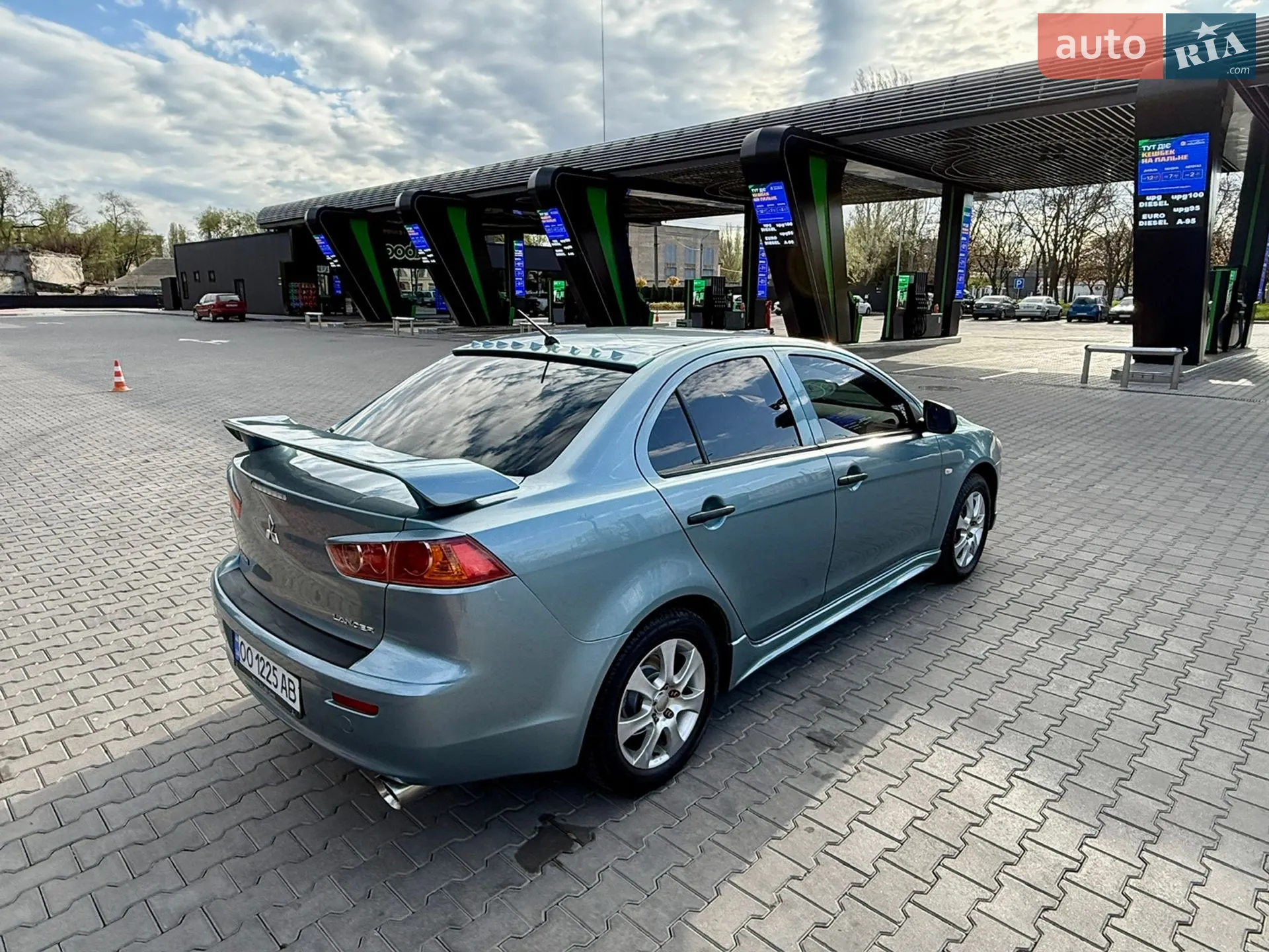2010 Mitsubishi Lancer - мініатюра 32