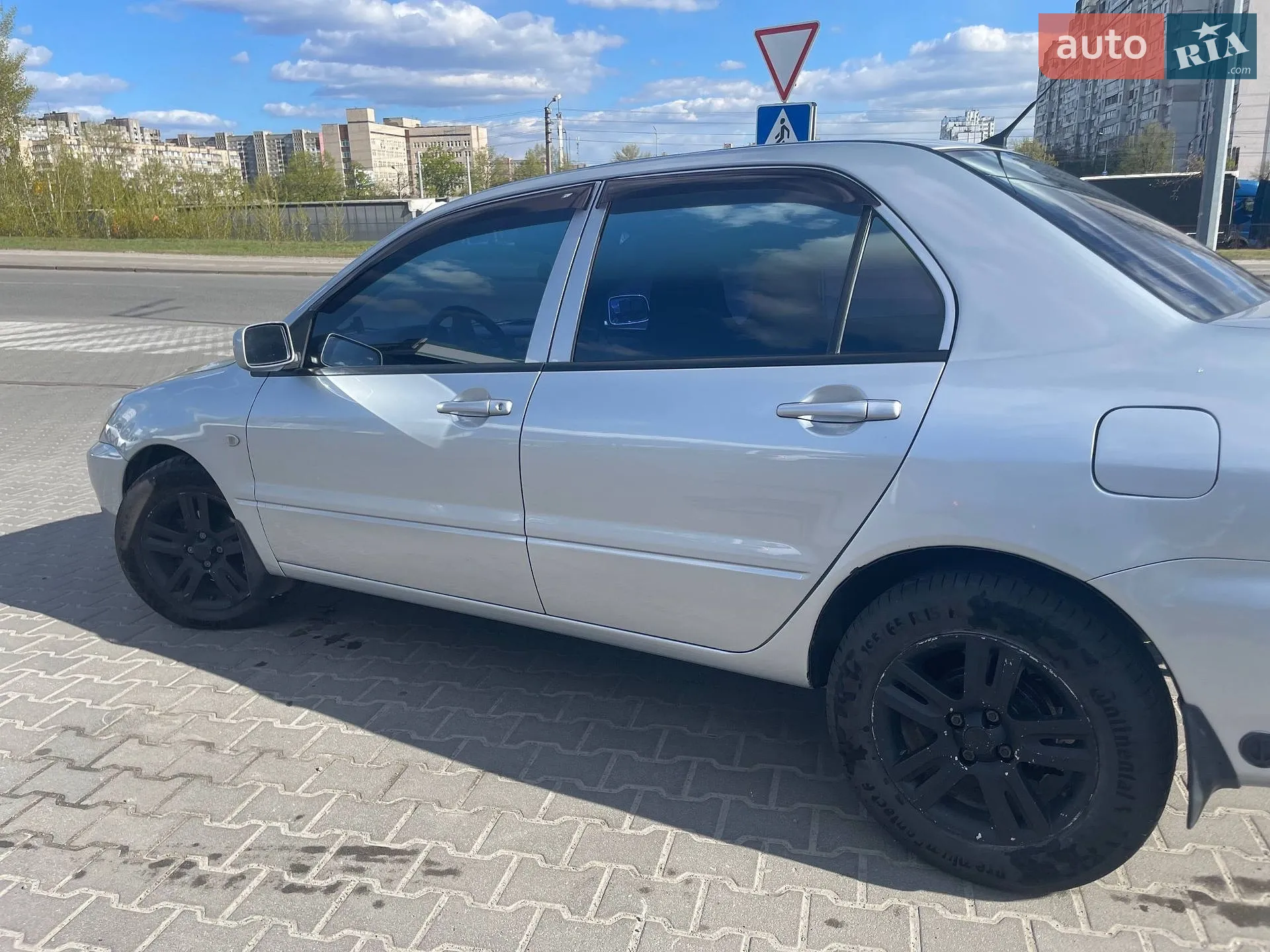 2011 Mitsubishi Lancer - мініатюра 12