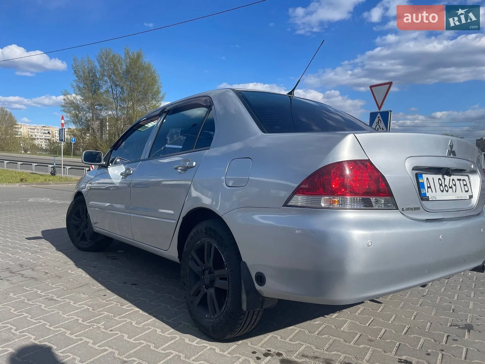 2011 Mitsubishi Lancer - мініатюра 15