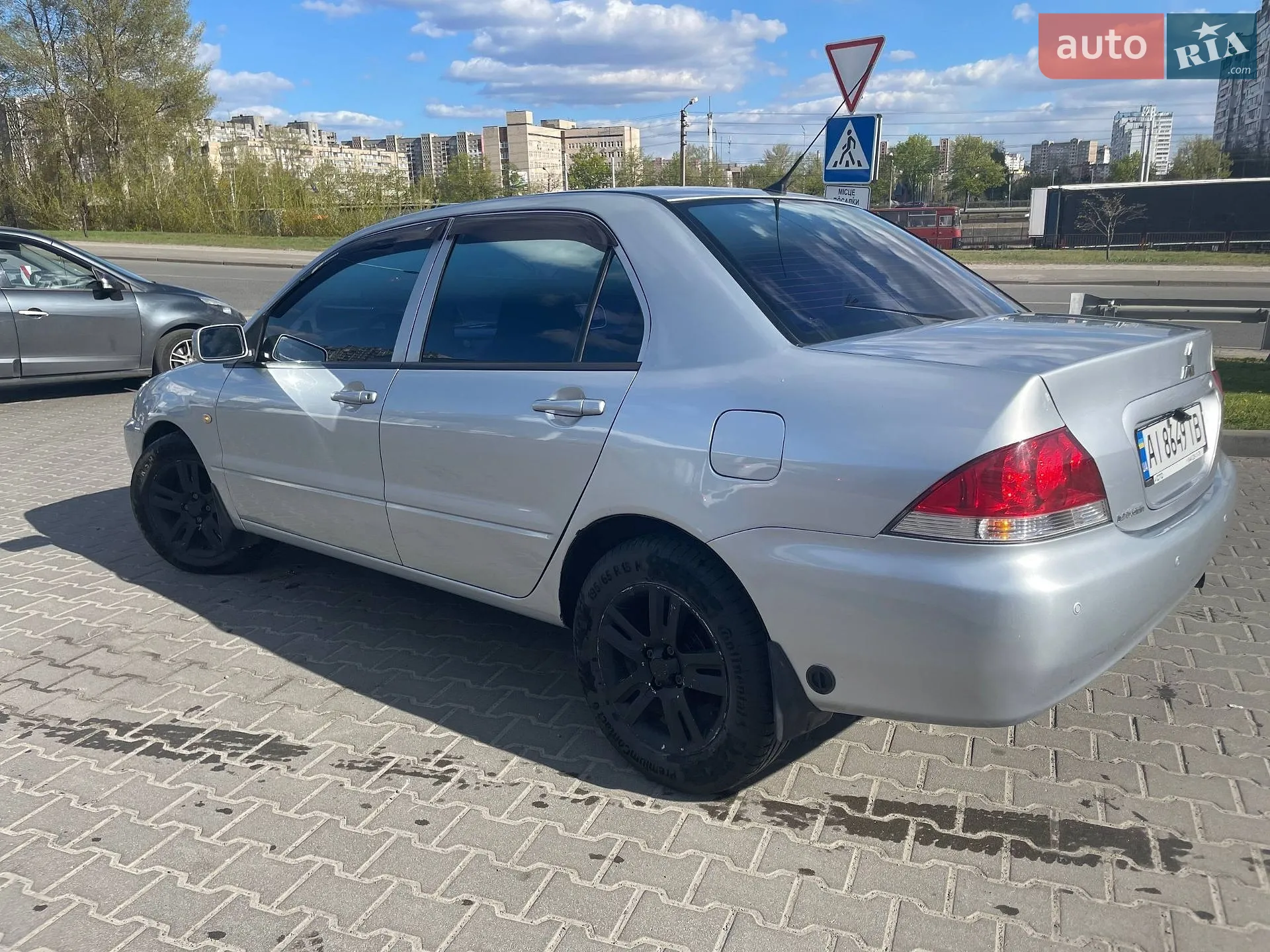 2011 Mitsubishi Lancer - мініатюра 21