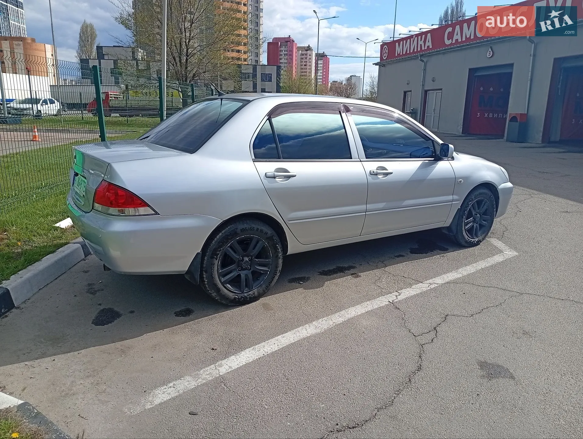 2011 Mitsubishi Lancer - мініатюра 24