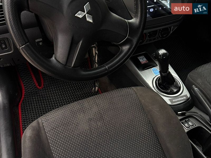 Седан Mitsubishi Lancer 2006 в Днепре