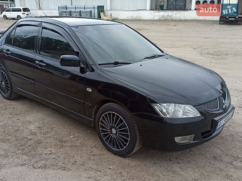 Седан Mitsubishi Lancer 2004 в Броварах фото 3 Седан Mitsubishi Lancer 2004 в Броварах