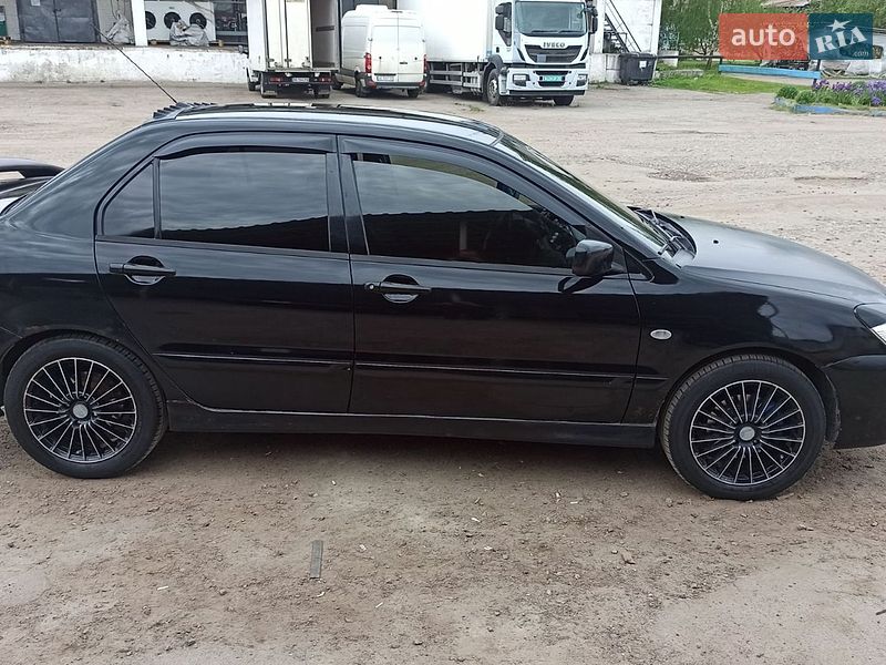 Седан Mitsubishi Lancer 2004 в Броварах фото 4 Седан Mitsubishi Lancer 2004 в Броварах