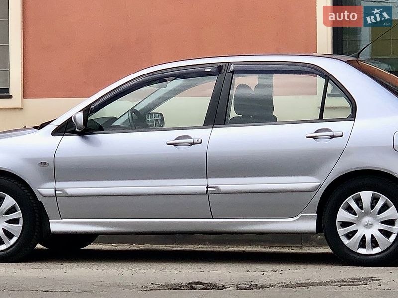 Седан Mitsubishi Lancer 2005 в Одессе