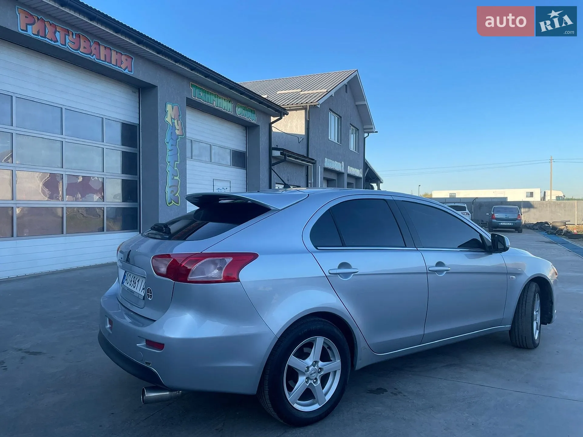 2010 Mitsubishi Lancer - мініатюра 11