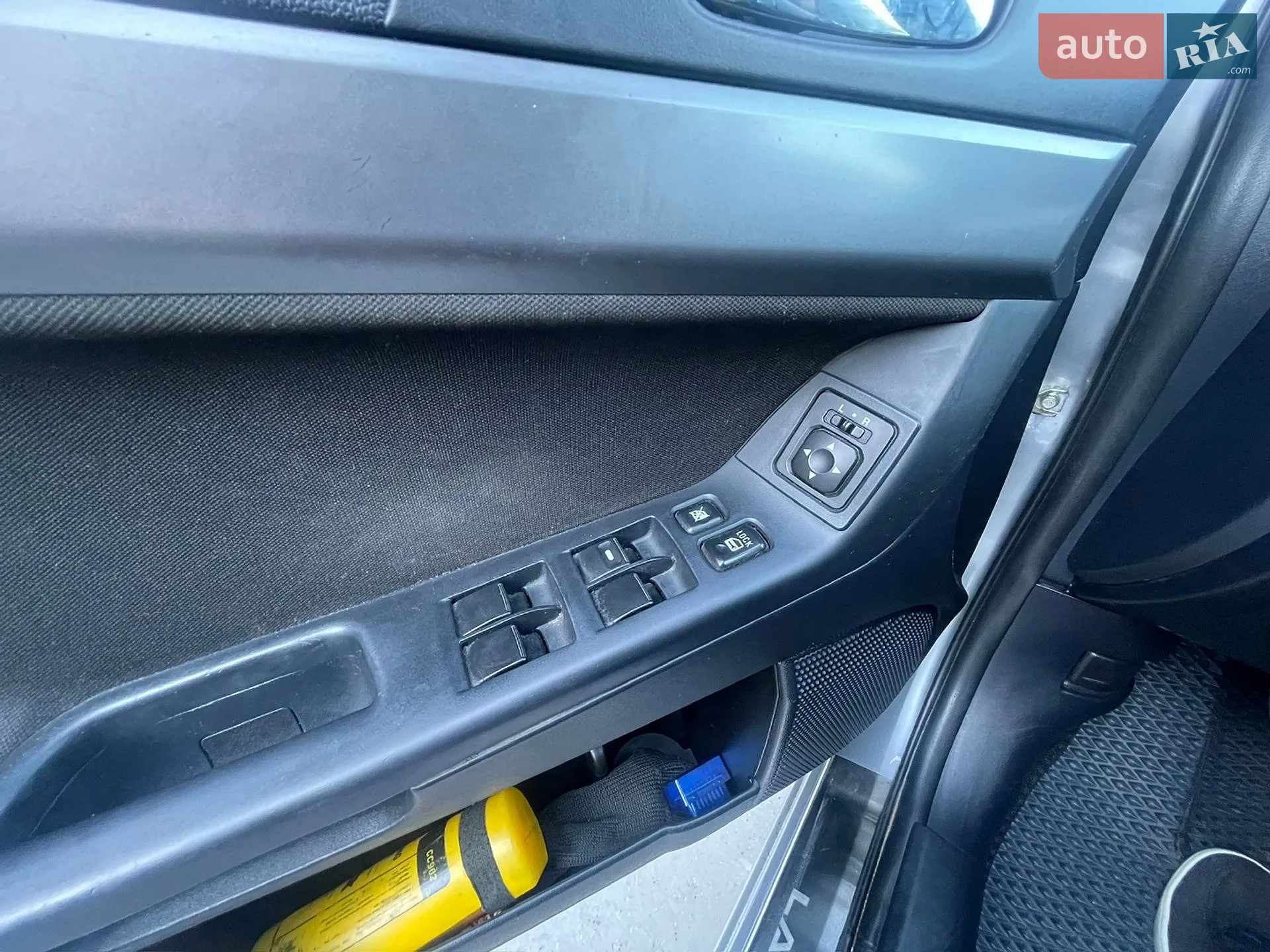 2010 Mitsubishi Lancer - мініатюра 23