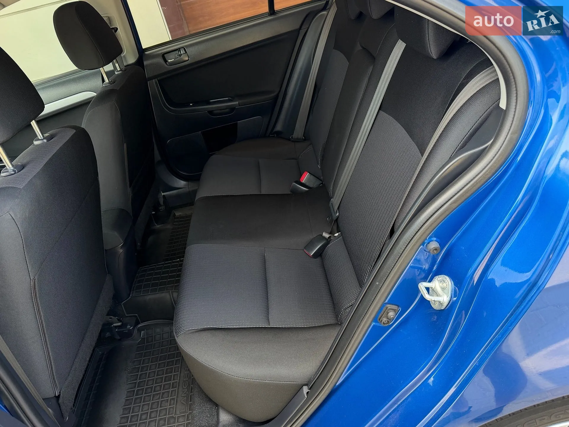 2010 Mitsubishi Lancer - мініатюра 27
